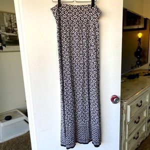 Women’s dress or skirt, size M